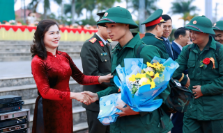 Bắc Ninh: 298 thanh niên tại điểm giao nhận quân số 4 lên đường nhập ngũ